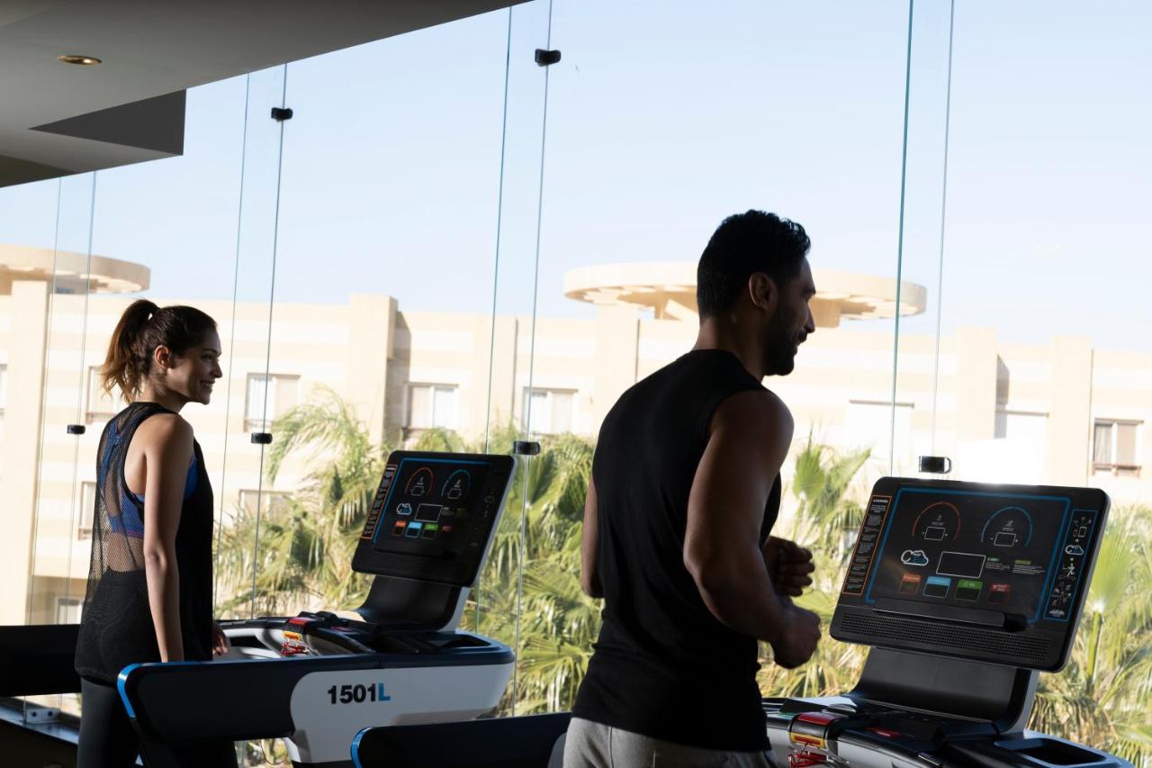 Hotel Grand Ocean El Sokhna Ain Sukhna Exterior foto A treadmill with a screen