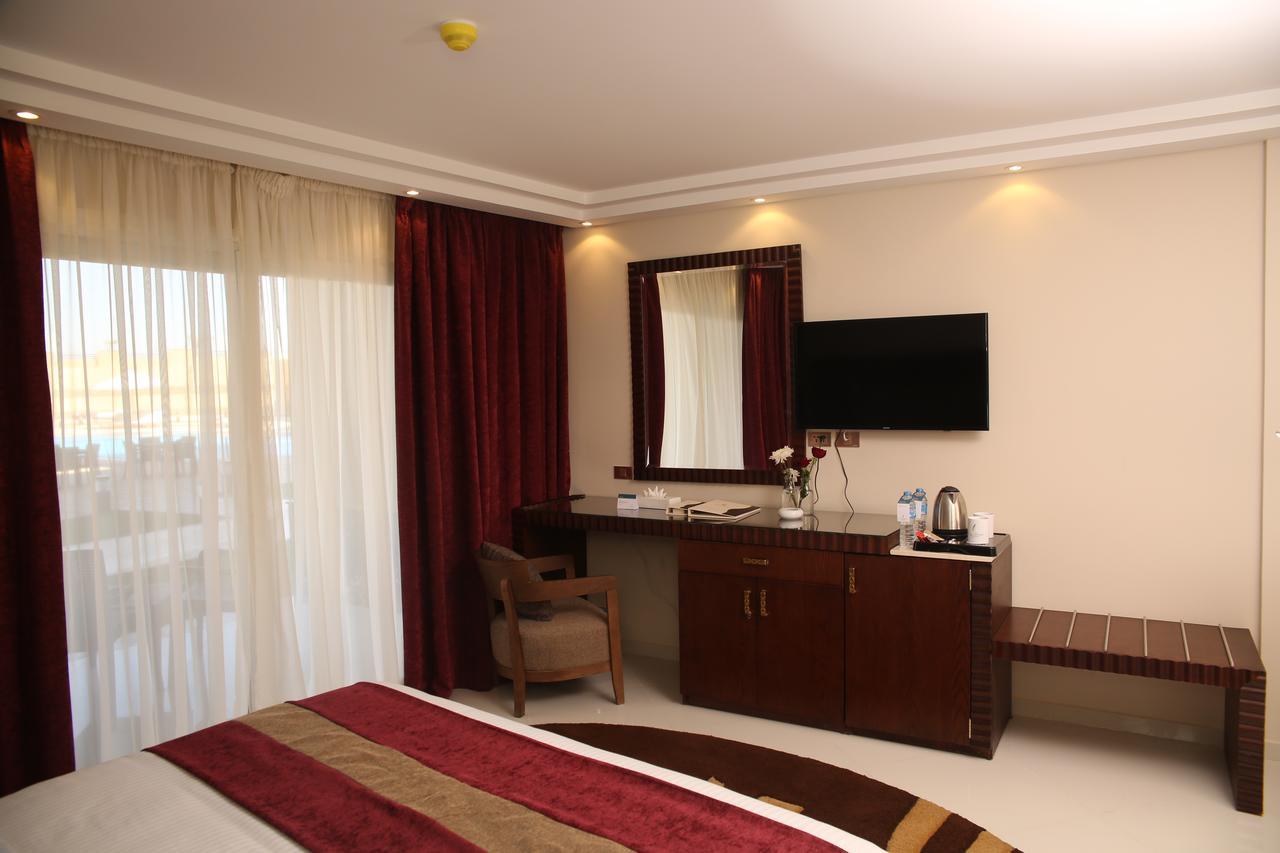 Hotel Grand Ocean El Sokhna Ain Sukhna Exterior foto A room at the hotel